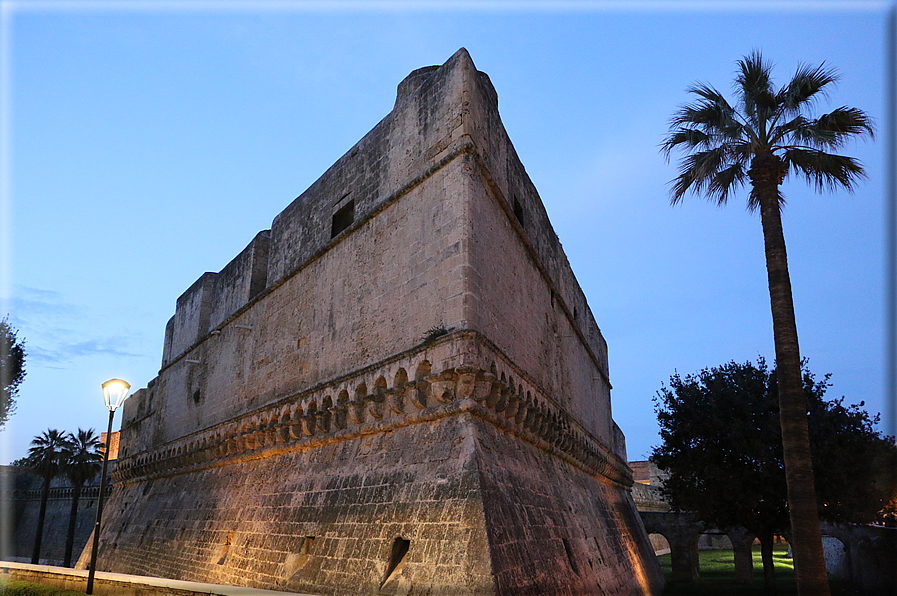 foto Bari di notte